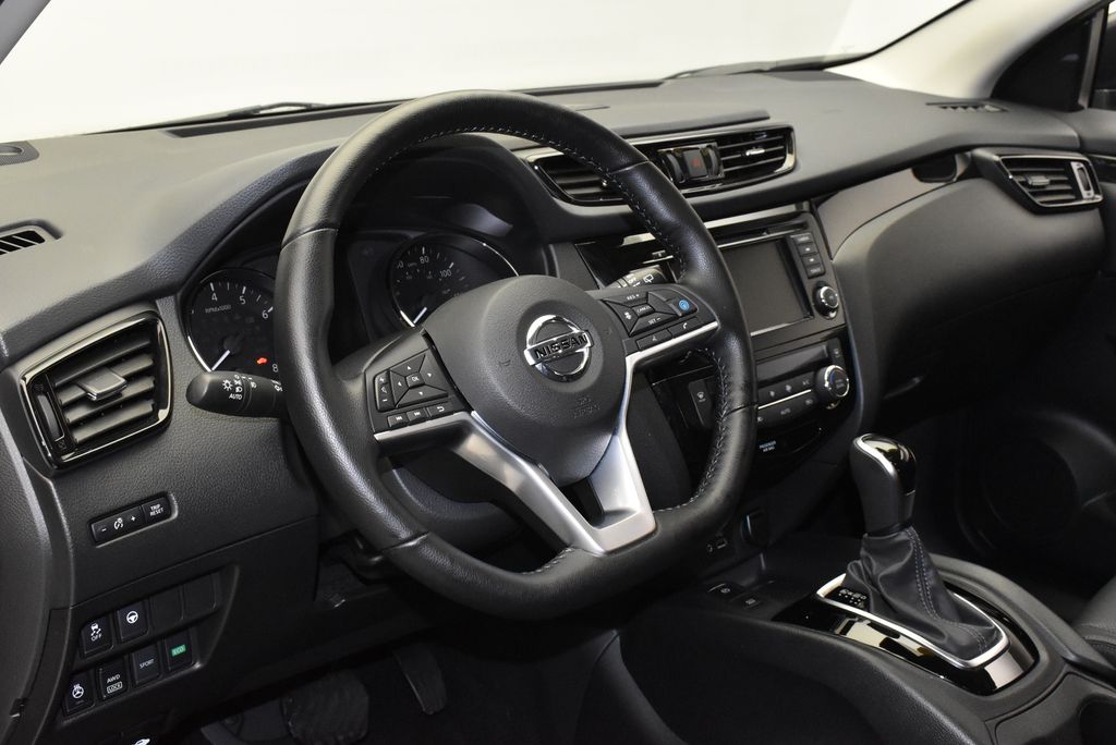 2022 Nissan Rogue Sport SL 18
