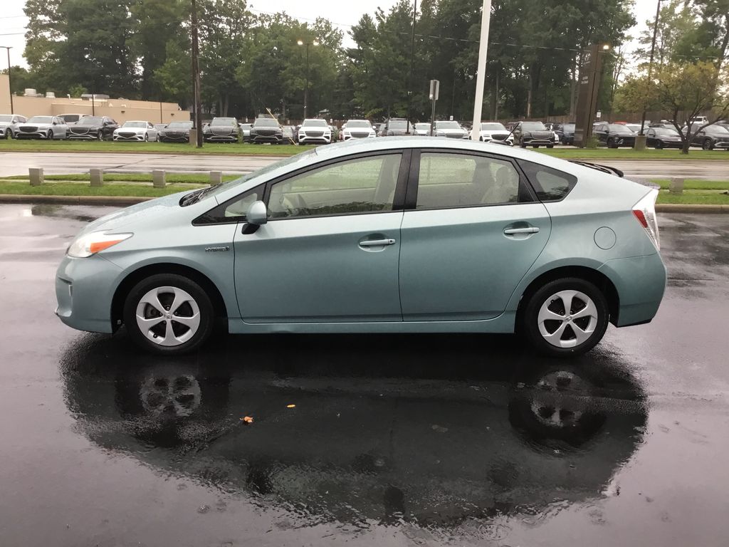Thumbnail: 2013 Toyota Prius - 2