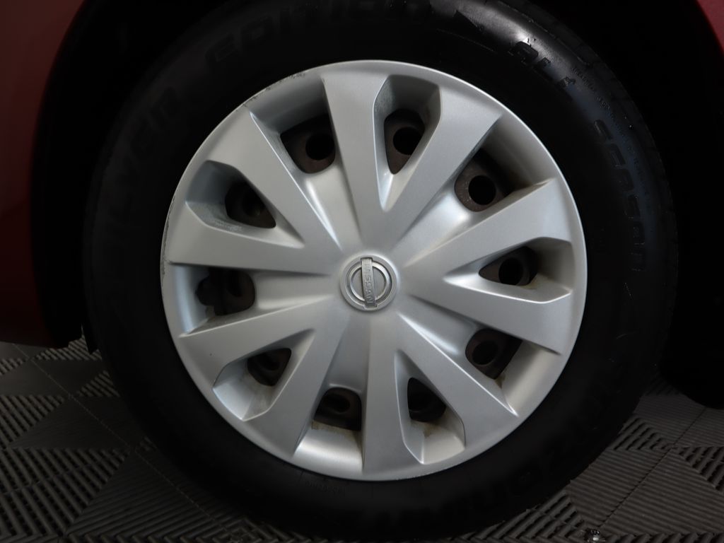Thumbnail: 2017 Nissan Versa - 31