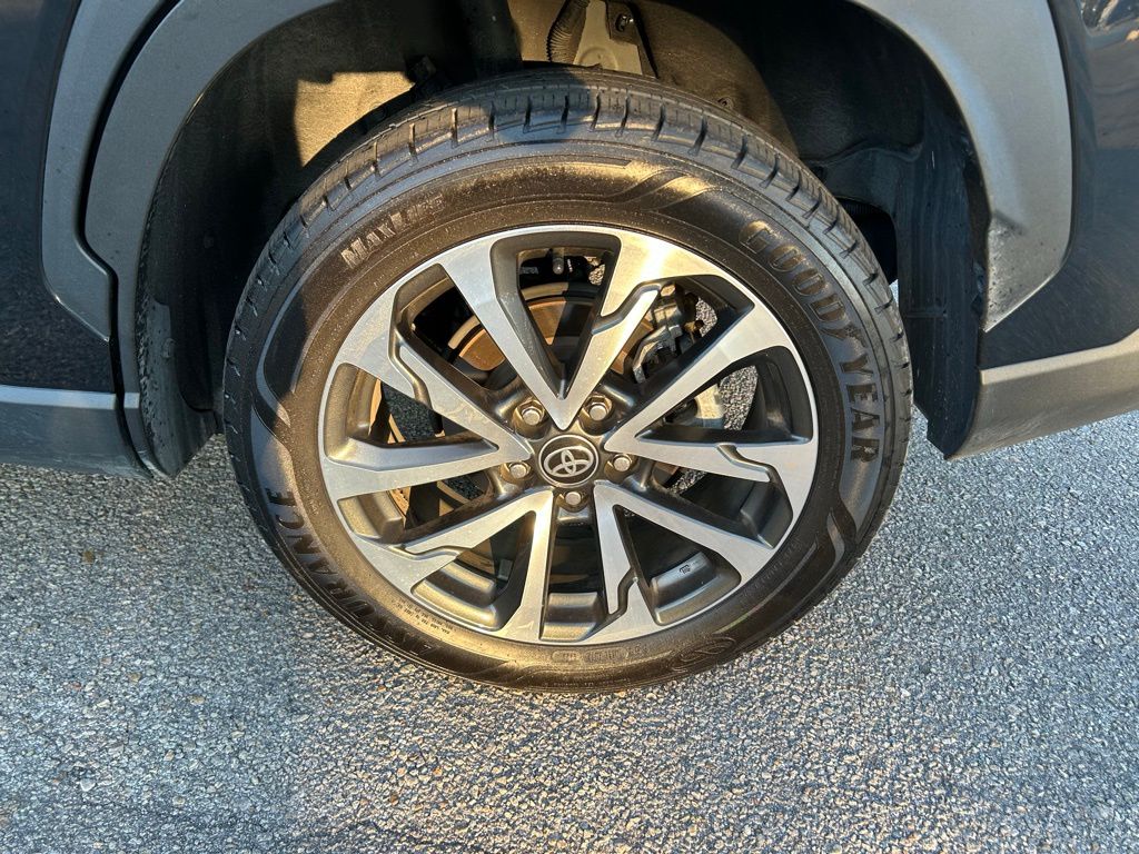 Thumbnail: 2024 Toyota Corolla Cross - 9