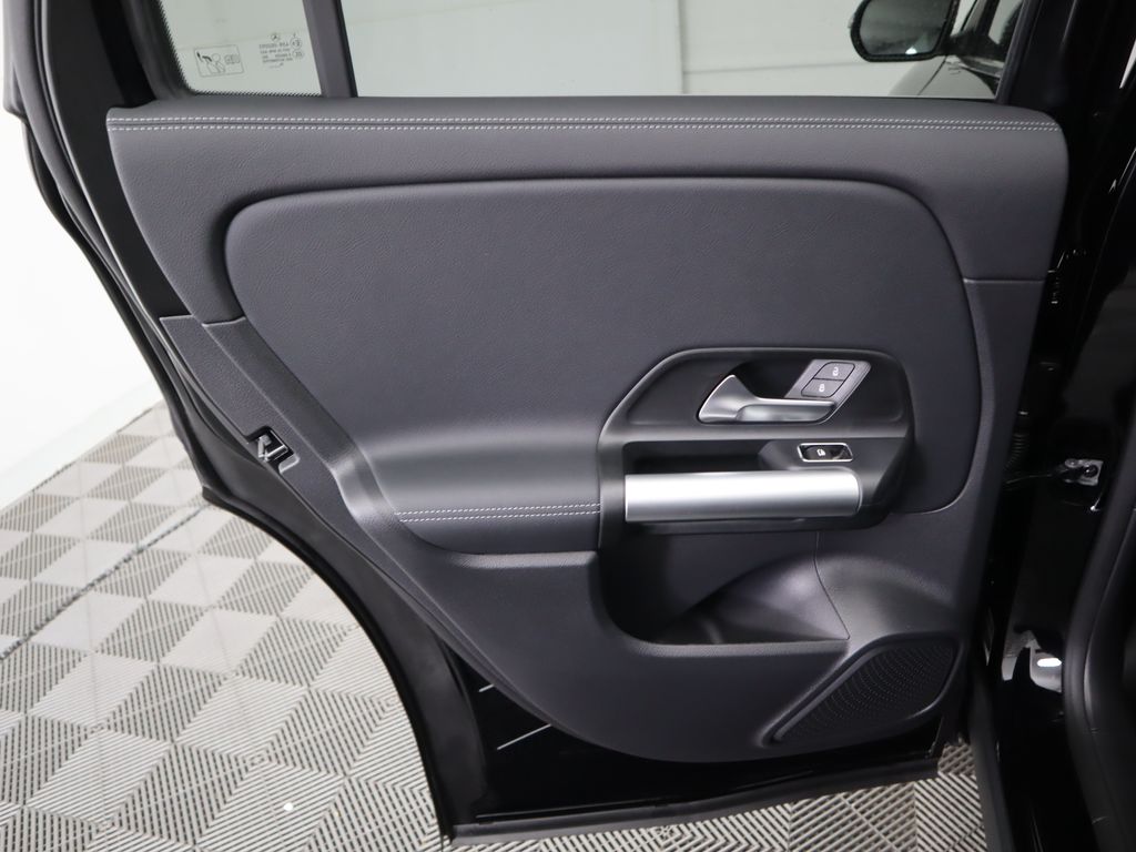 Thumbnail: 2025 Mercedes-Benz GLA - 26