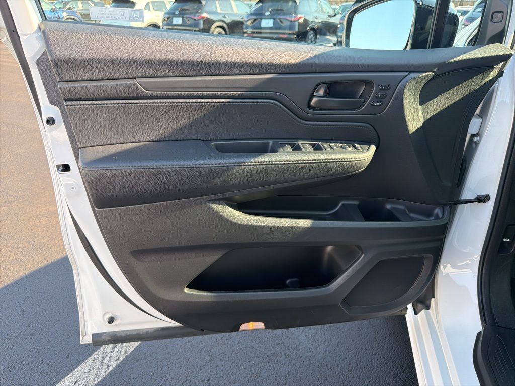 Thumbnail: 2023 Honda Odyssey - 19