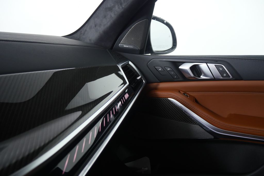 Thumbnail: 2026 BMW X7 - 27