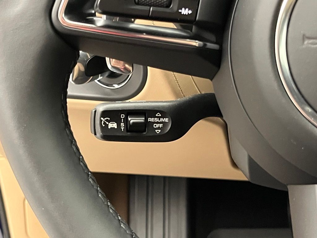 Thumbnail: 2026 Porsche Macan - 15