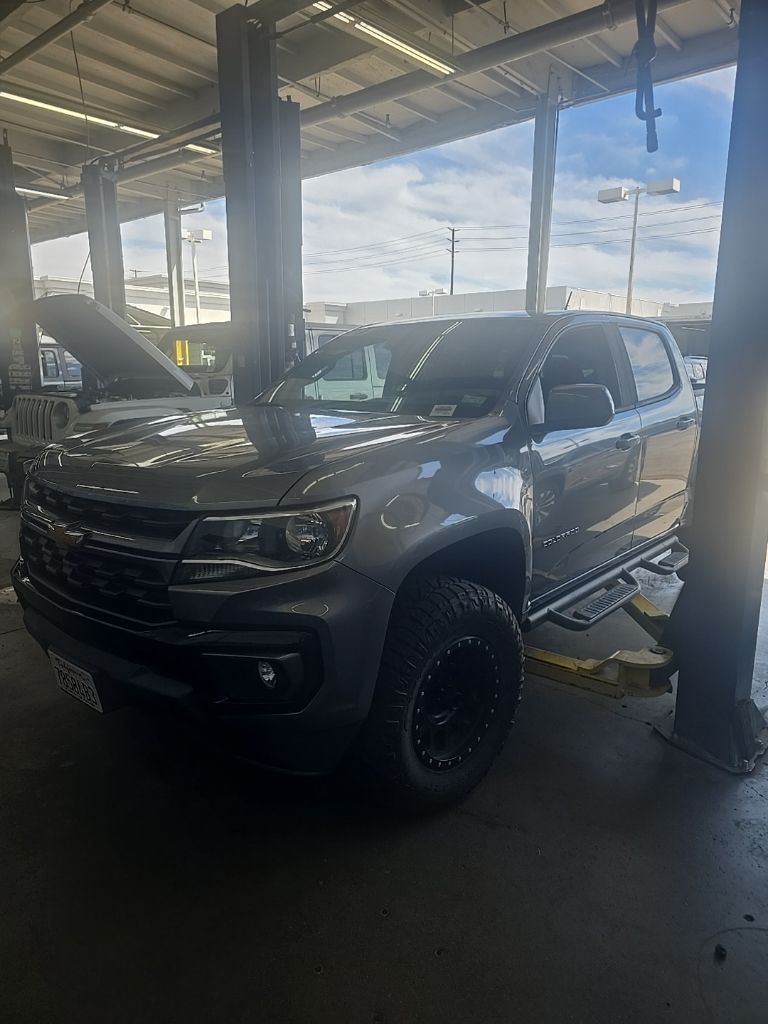 Gray (Satin Steel Metallic) 2021 Chevrolet Colorado LT Crew Cab RWD Pickup Truck 4X2 8-Speed Automatic
