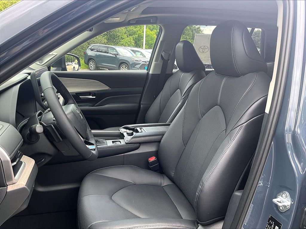 2026 Toyota Grand Highlander — photo 11