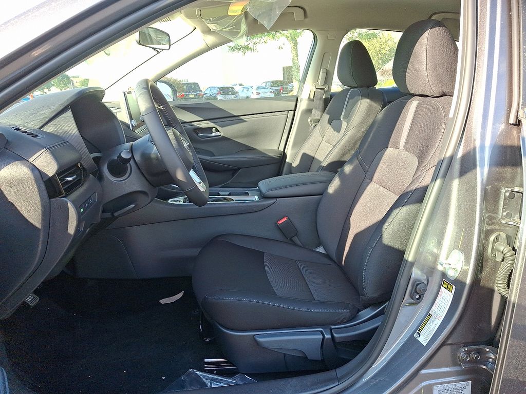 Thumbnail: 2025 Nissan Sentra - 6