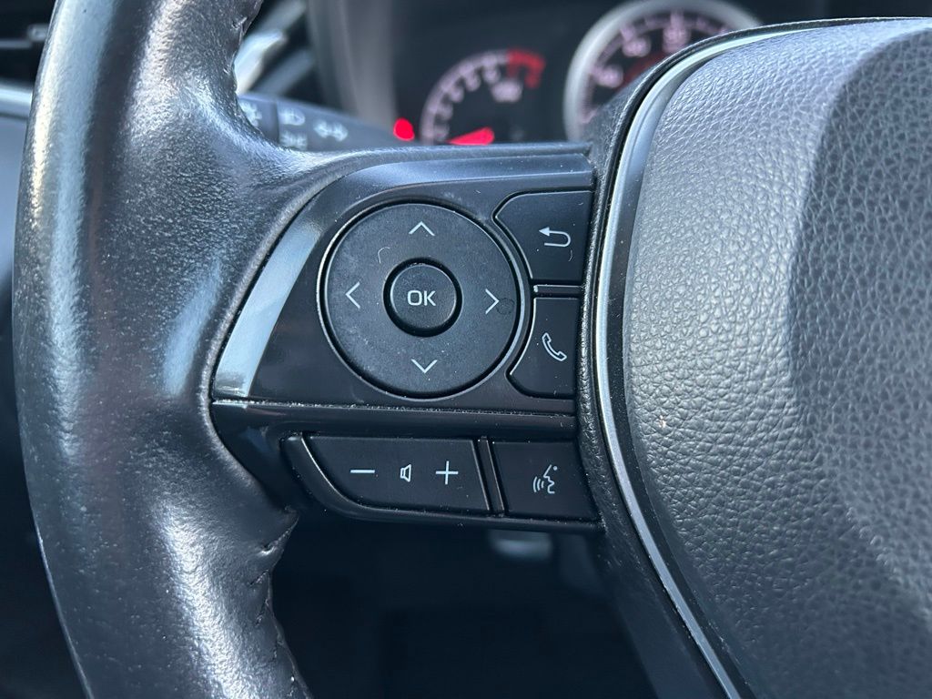 Thumbnail: 2022 Toyota Corolla Cross - 18