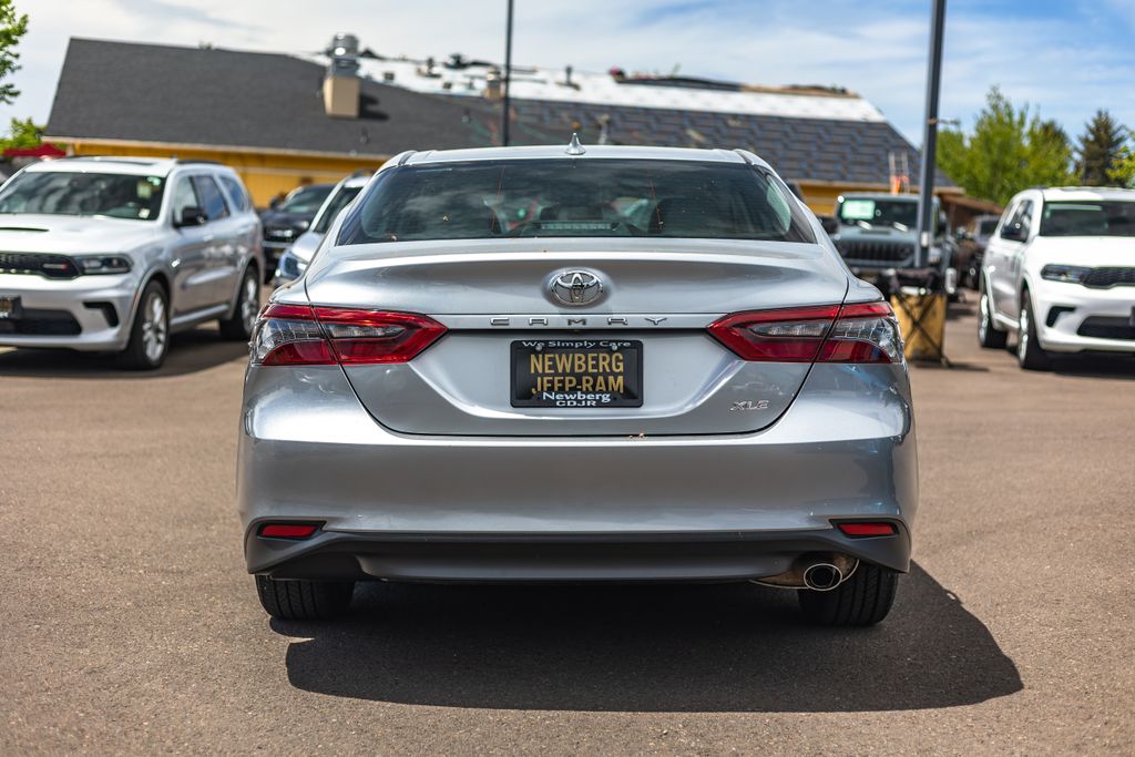 2022 Toyota Camry XLE thumbnail 8