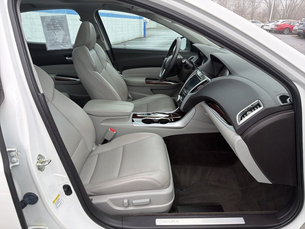 Thumbnail: 2017 Acura TLX - 24