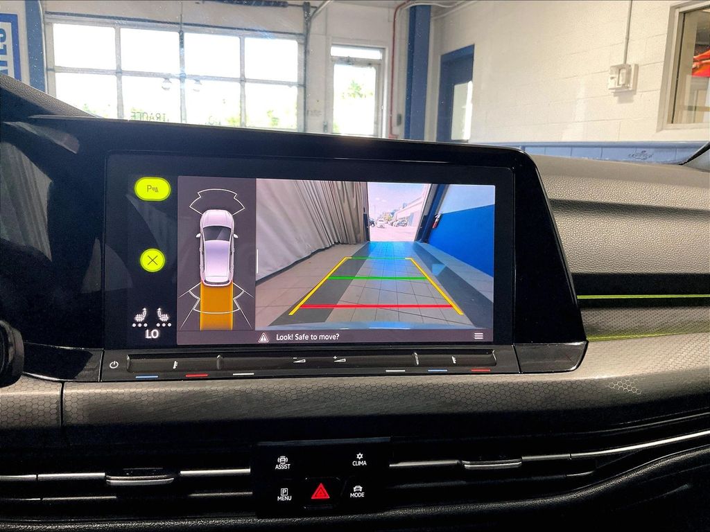 2022 Volkswagen Golf GTI — photo 19