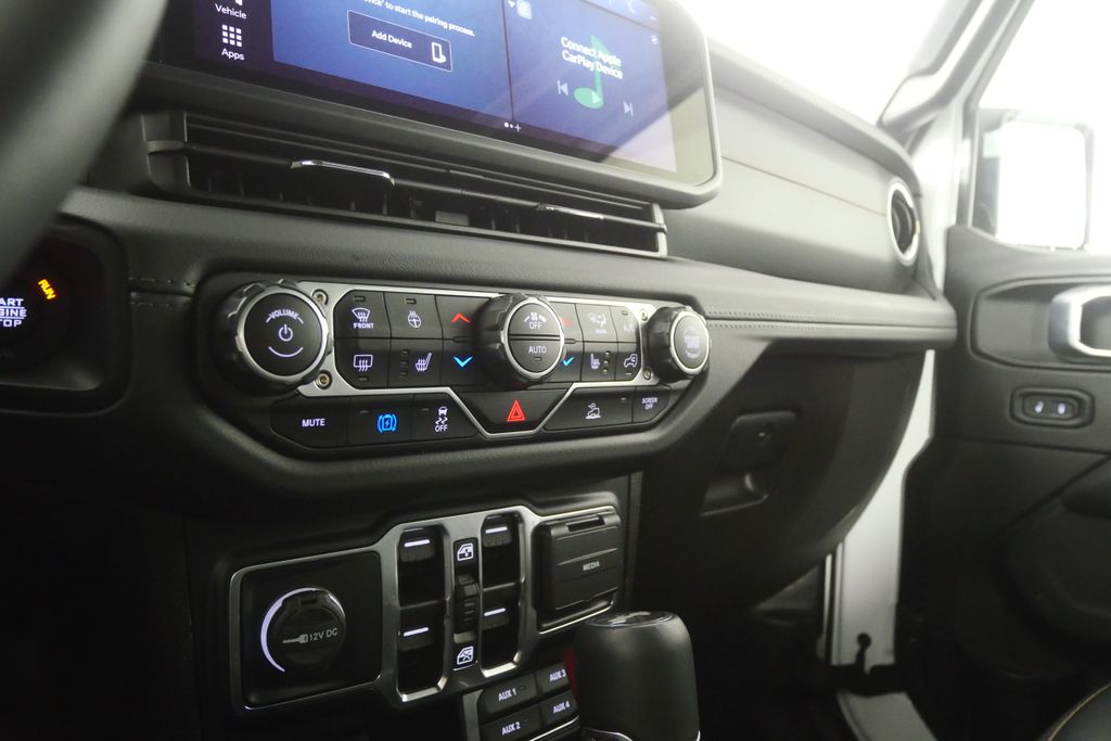 Thumbnail: 2024 Jeep Wrangler - 23