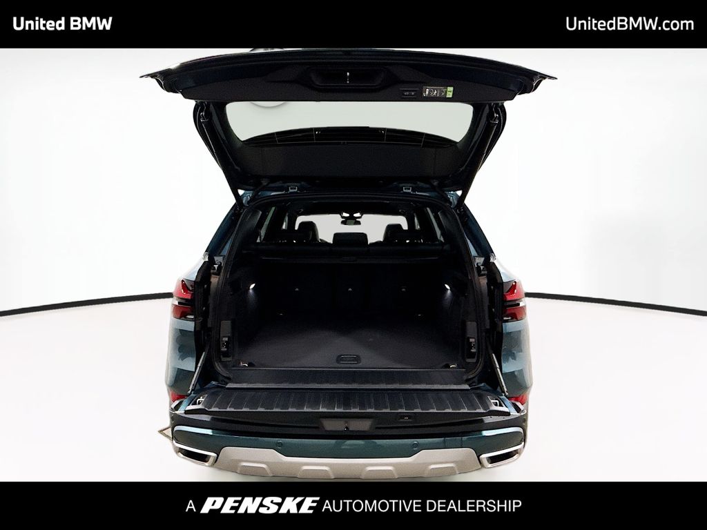 Thumbnail: 2026 BMW X5 - 14