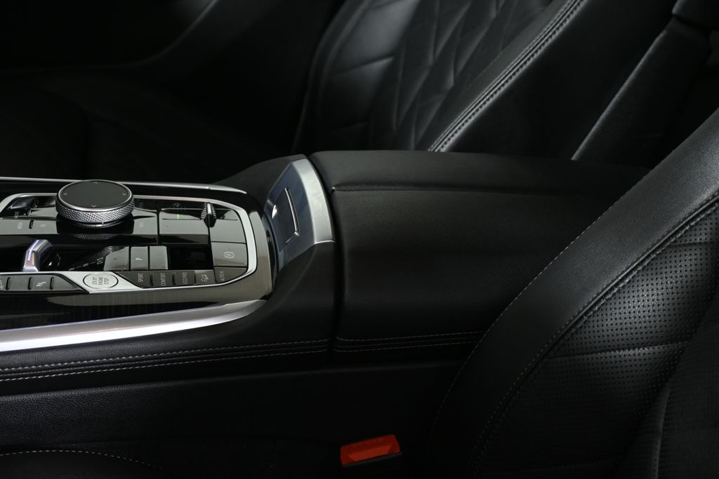 Thumbnail: 2024 BMW X7 - 24