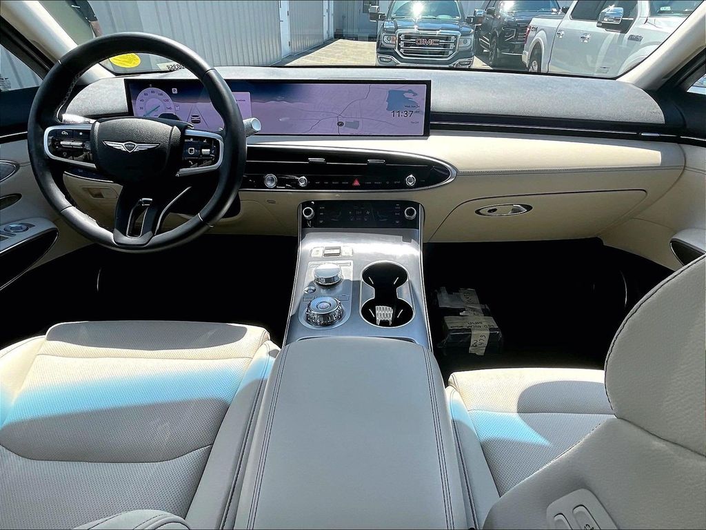 2026 Genesis GV70 — photo 21