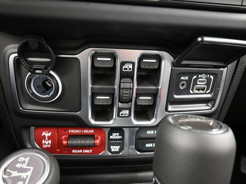 New 2026 Bright White Clearcoat Jeep Rubicon image 18