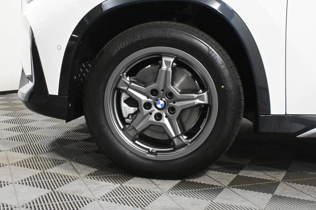 Thumbnail: 2026 BMW X1 - 12
