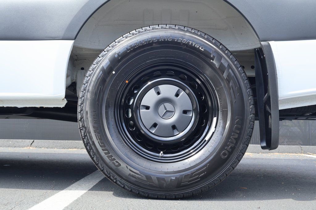 Thumbnail: 2025 Mercedes-Benz Sprinter - 10