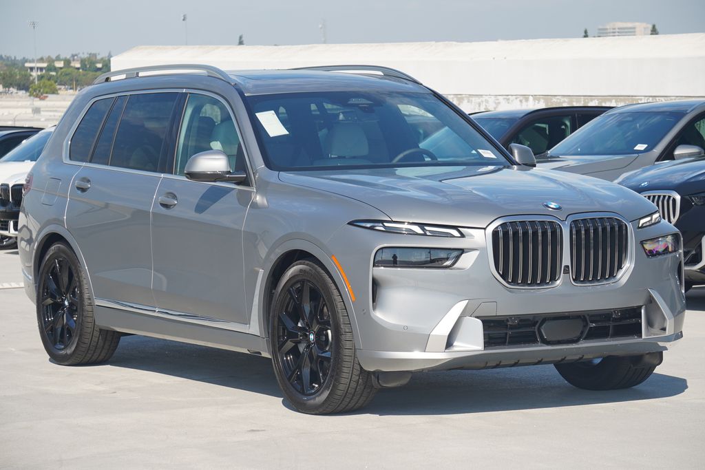 Thumbnail: 2026 BMW X7 - 3