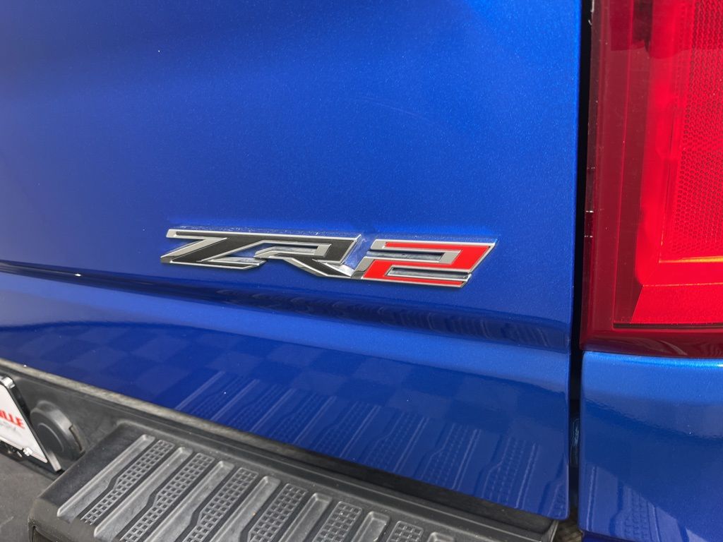 Thumbnail: 2022 Chevrolet Silverado 1500 - 18