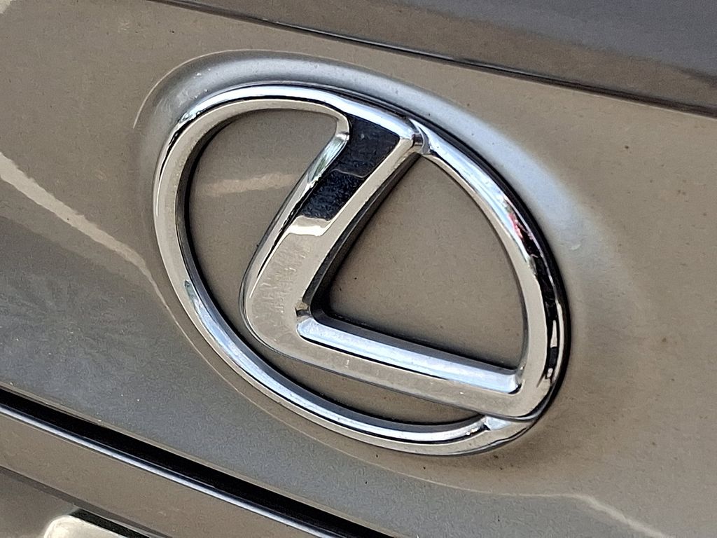 Thumbnail: 2018 Lexus RC - 30