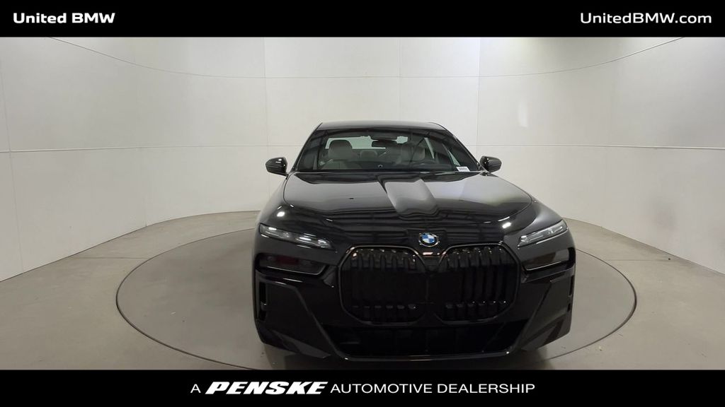 Thumbnail: 2025 BMW 7 Series - 3