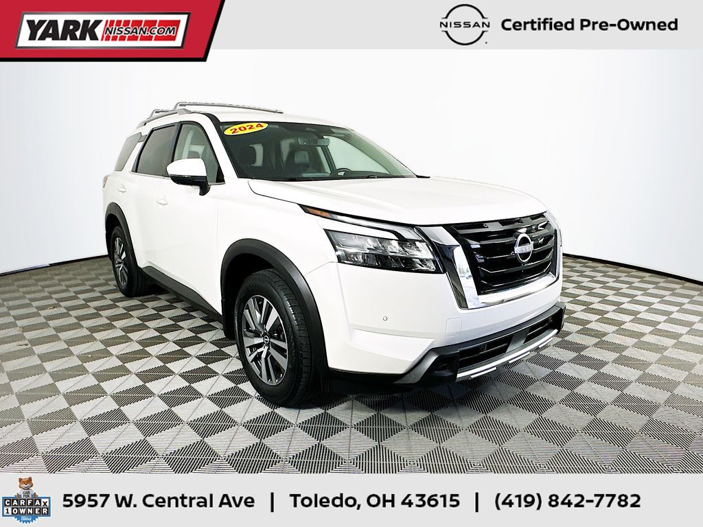  2024 Nissan Pathfinder SL 4WD   