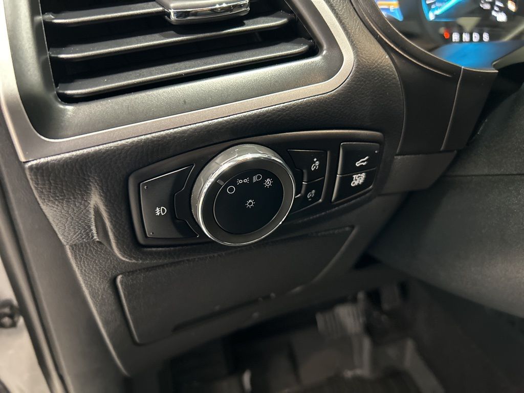 used 2024 Ford Edge car, priced at $25,990