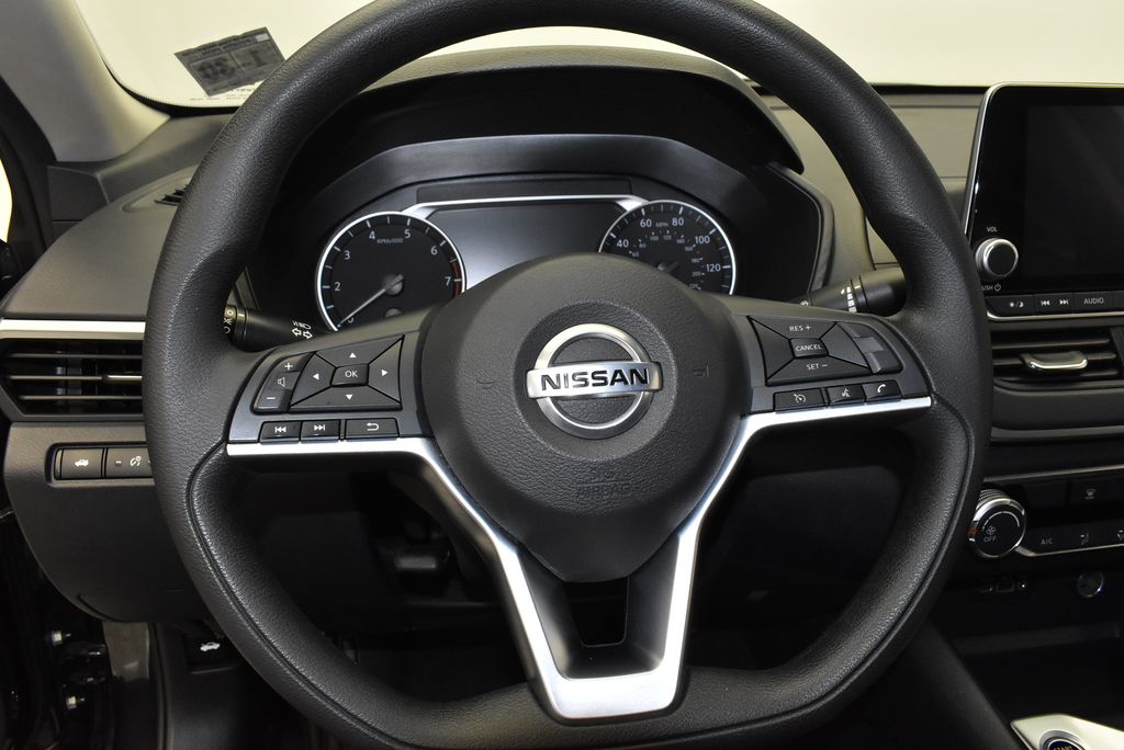 2022 Nissan Altima SV 18