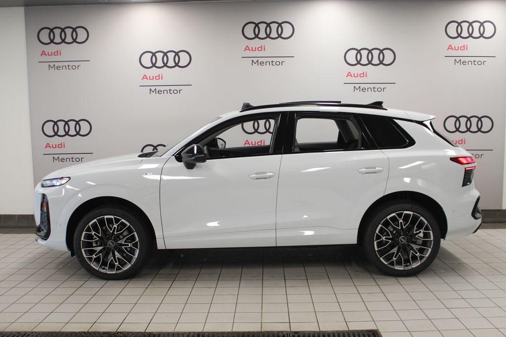 Thumbnail: 2026 Audi Q3 - 3