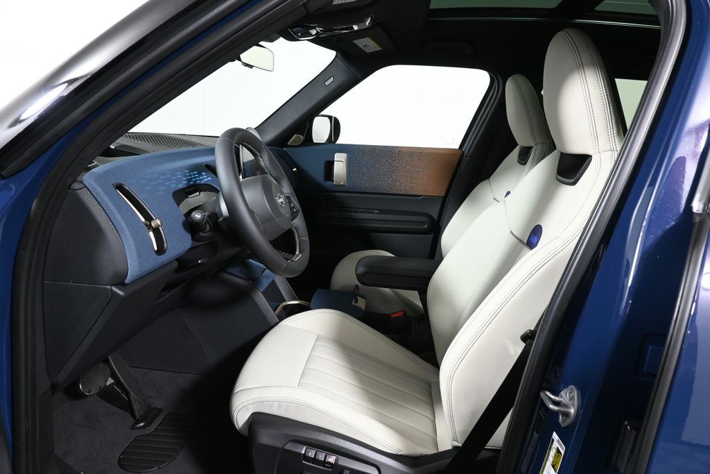 Thumbnail: 2027 MINI Cooper Countryman - 3