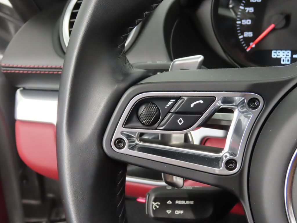 Thumbnail: 2021 Porsche 718 Boxster - 28