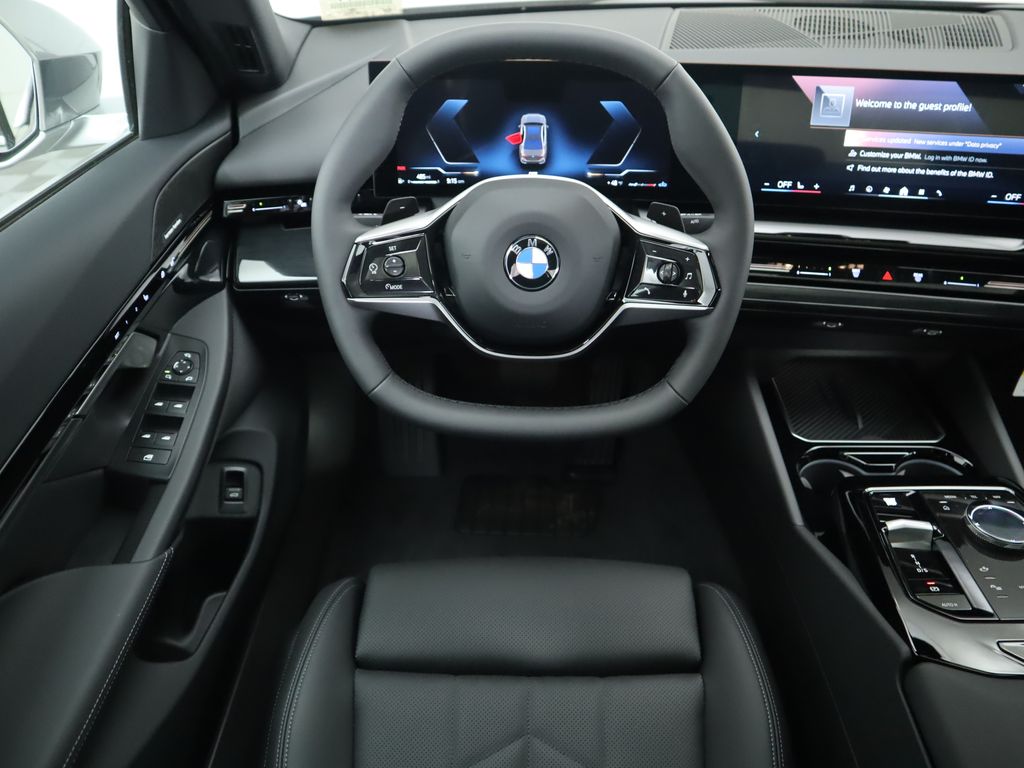 Thumbnail: 2025 BMW 5 Series - 10