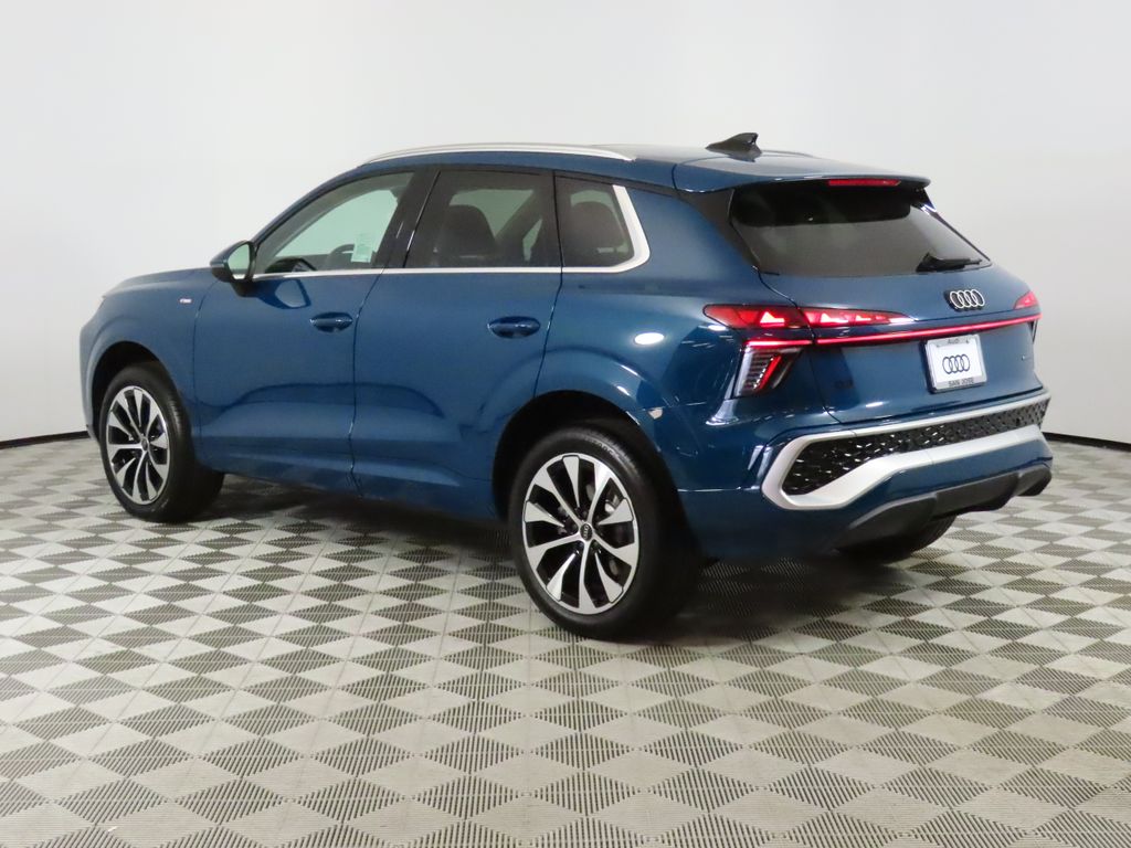 Thumbnail: 2026 Audi Q3 - 3