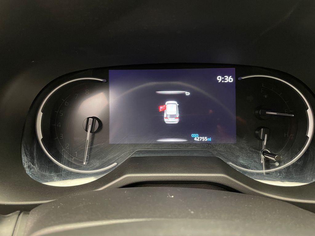 2024 Toyota RAV4 XLE 24