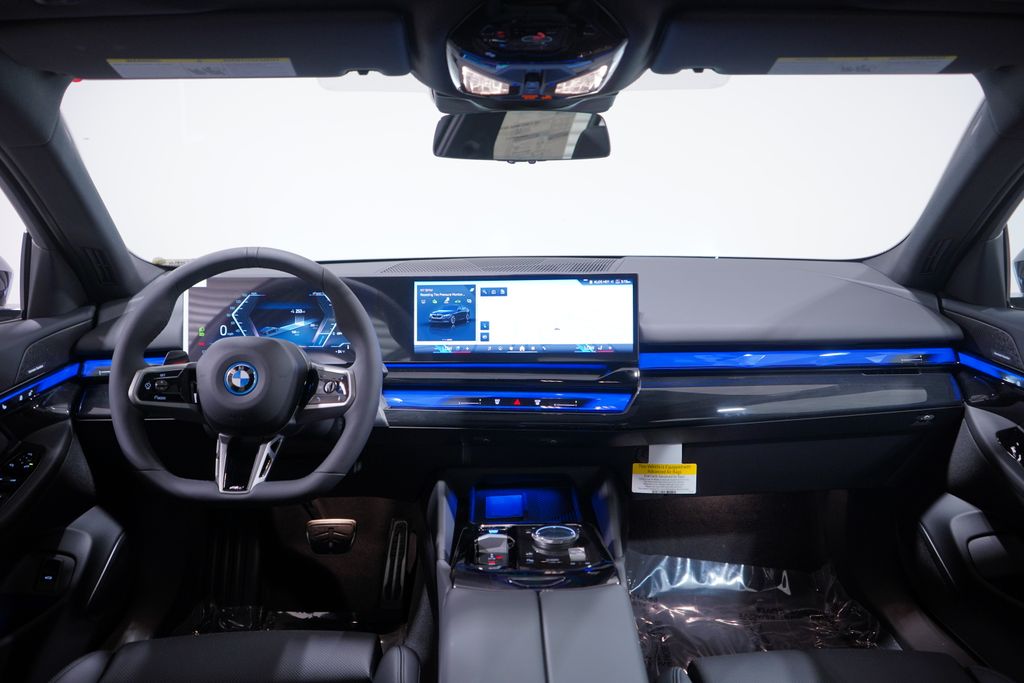 Thumbnail: 2026 BMW i5 - 10