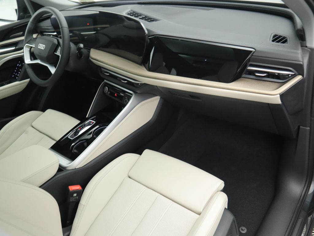Thumbnail: 2025 Audi Q5 - 19