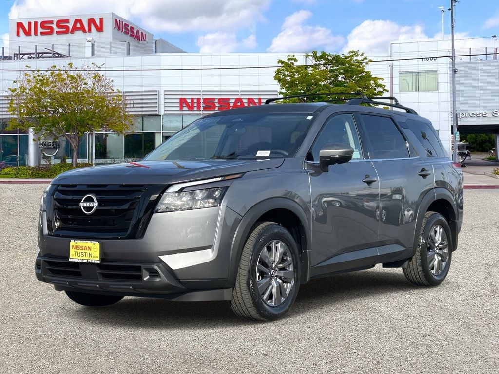 2025 Nissan Pathfinder SV