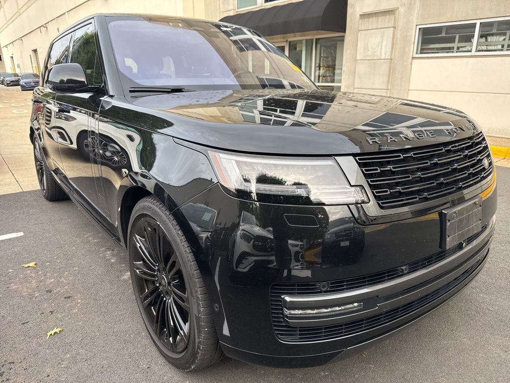 Thumbnail: 2023 Land Rover Range Rover - 3