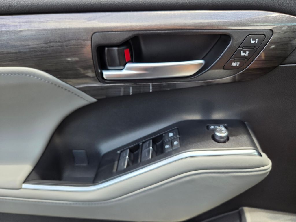 New 2026 Toyota Highlander SUV