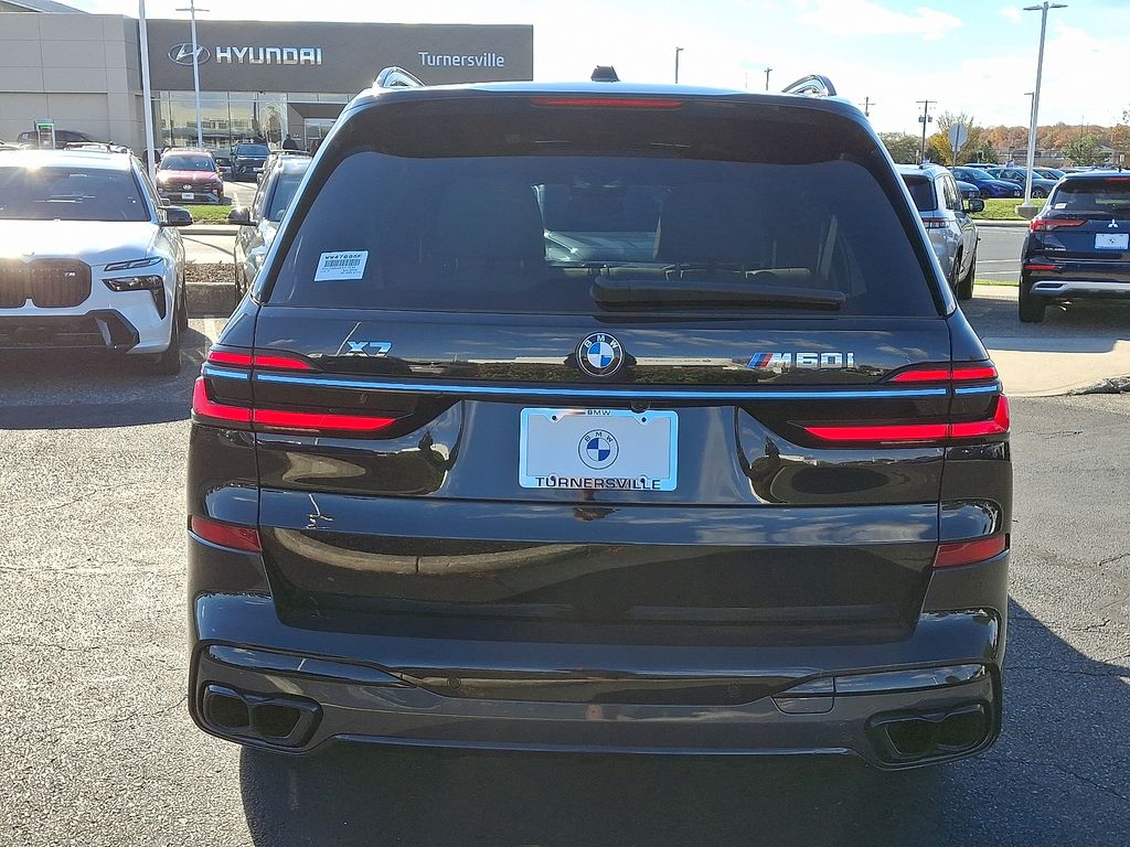 Thumbnail: 2023 BMW X7 - 5