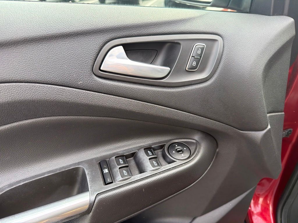 Thumbnail: 2014 Ford Escape - 25
