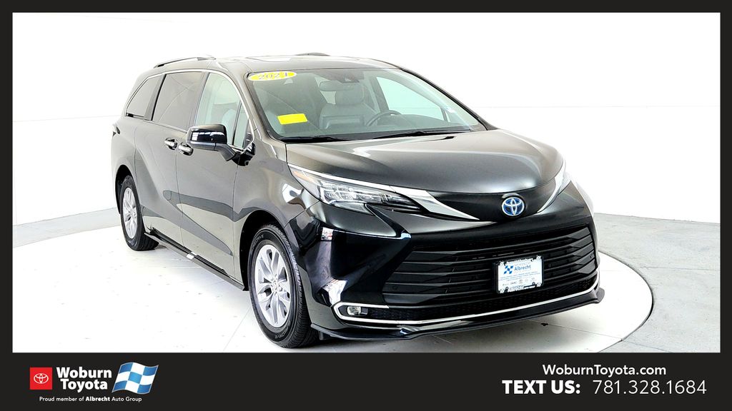 Midnight Black Metallic 2024 Toyota Sienna Minivan Front-Wheel Drive Continuously Variable Transmission