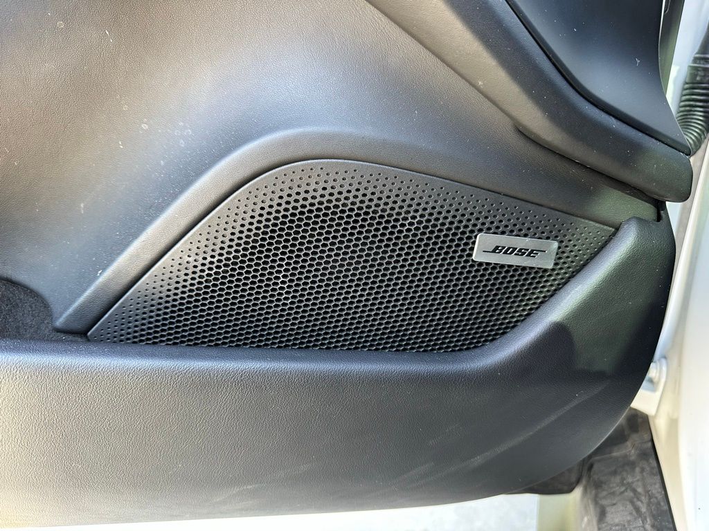 Thumbnail: 2022 Porsche Taycan - 21