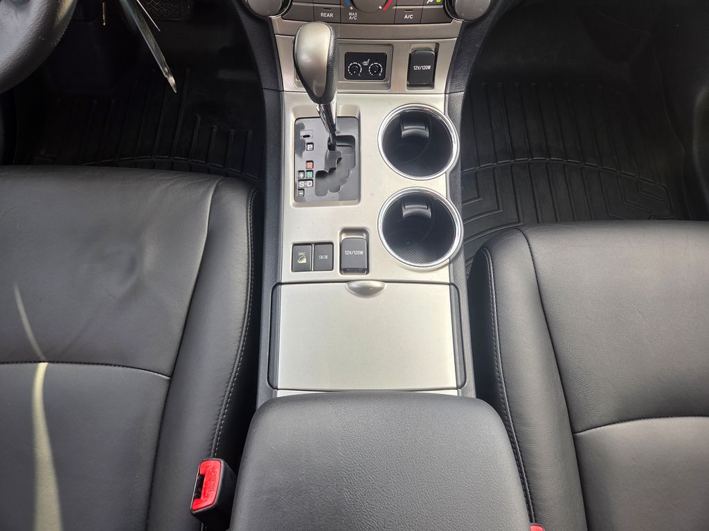 2011 Toyota Highlander SE