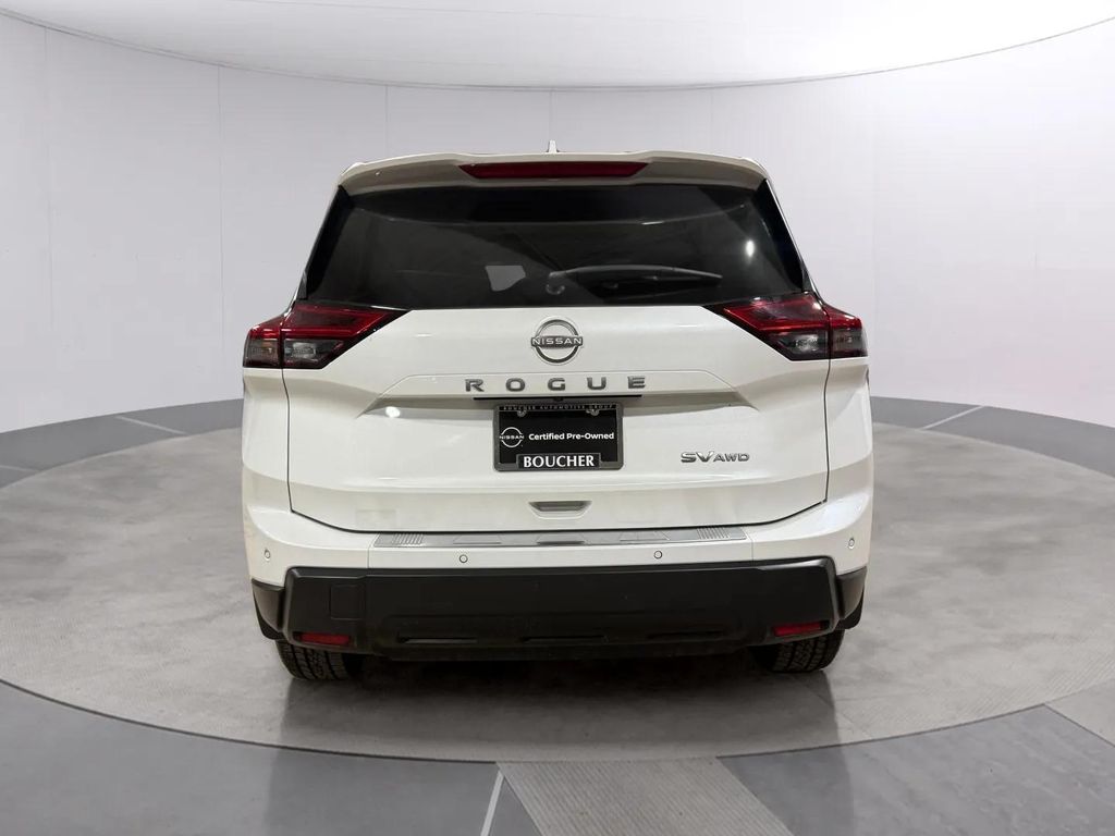 Certified Used 2024 Everest White Pearl Nissan SV image 4