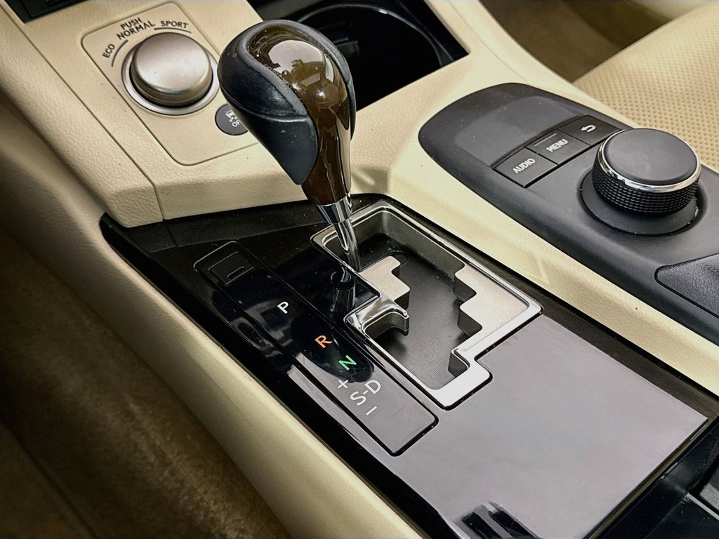 Thumbnail: 2014 Lexus ES - 16