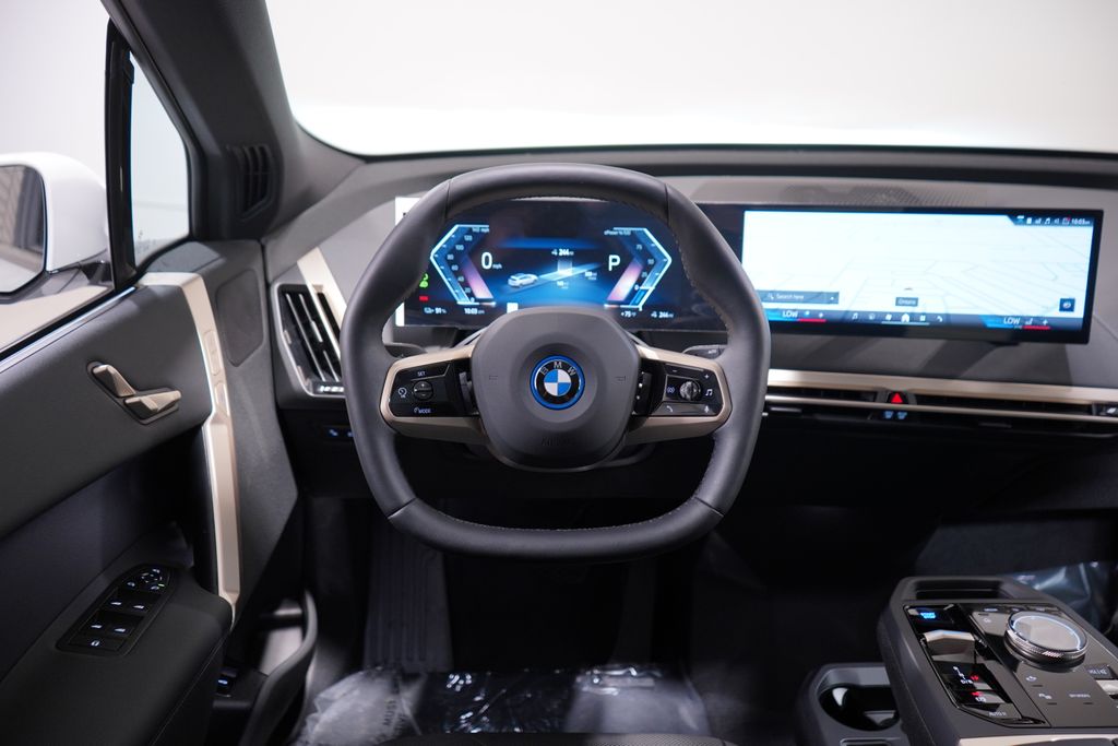 2025 BMW iX xDrive50 11