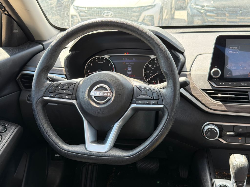Used 2025 Black Nissan 2.5 SV image 17