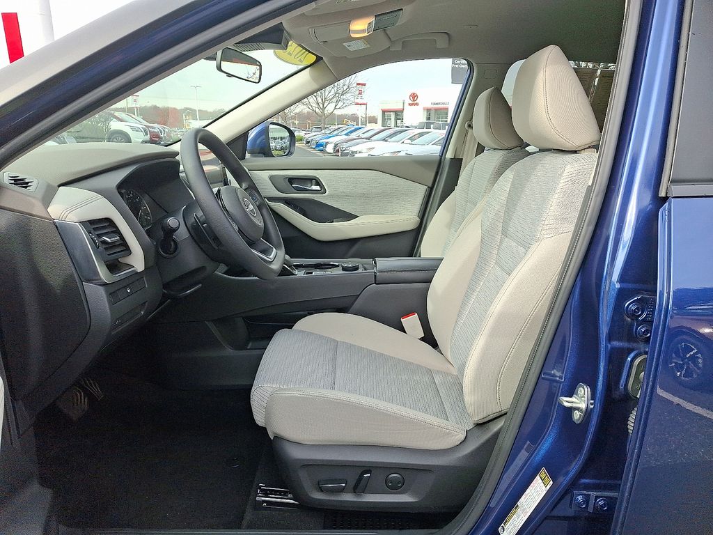 Thumbnail: 2023 Nissan Rogue - 14